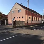 Solyom Szallo Appartement *