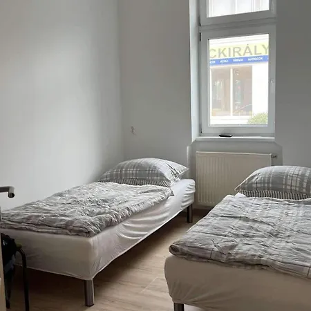 Solyom Szallo Apartment *