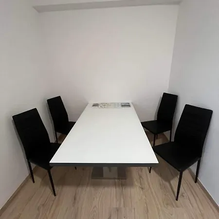 Solyom Szallo Apartment Szombathely